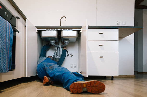Professional Plumbing technician working in Evansville, AR